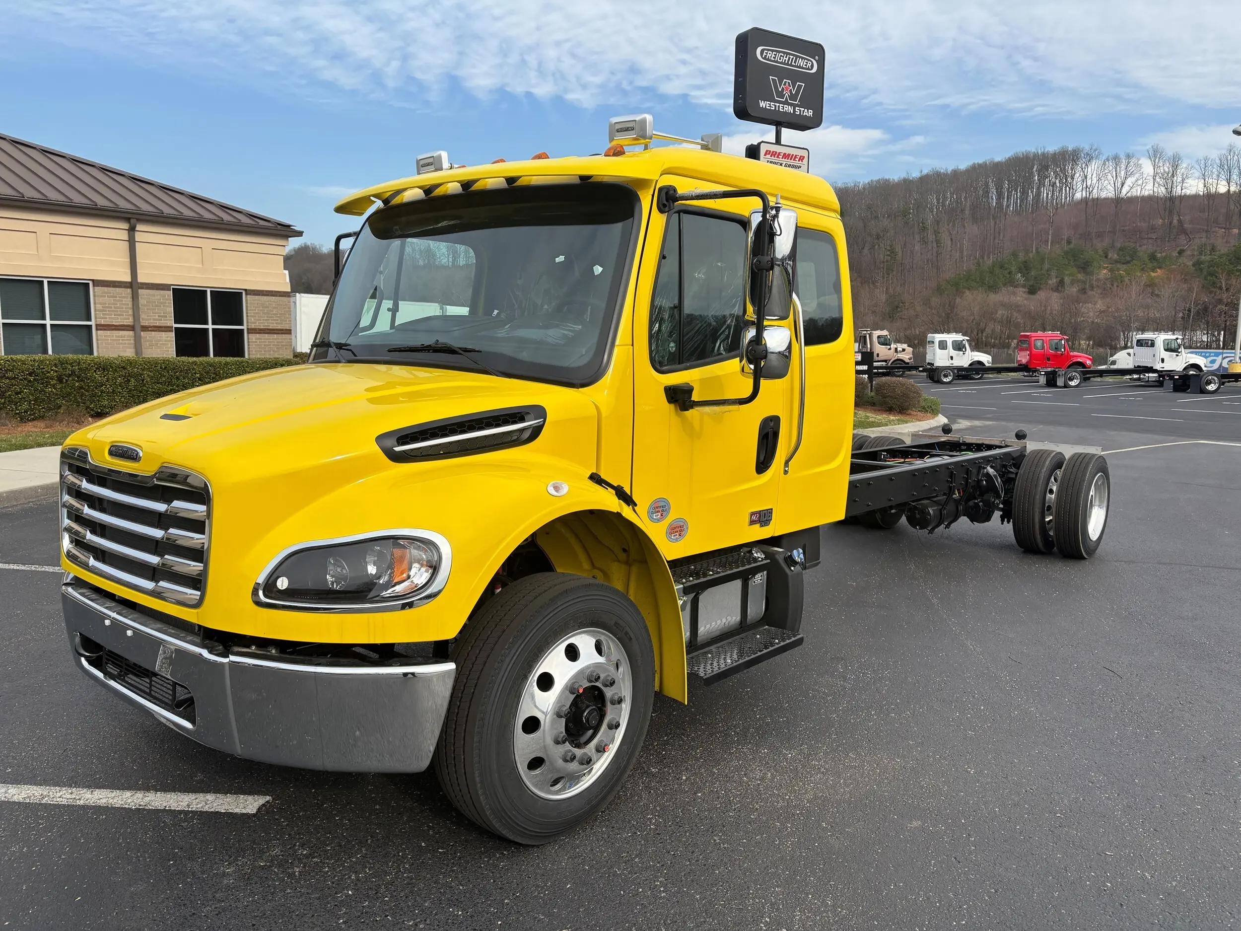 2025 Freightliner M2 106