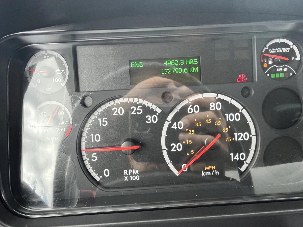 2019 Freightliner M2 106 — photo 34