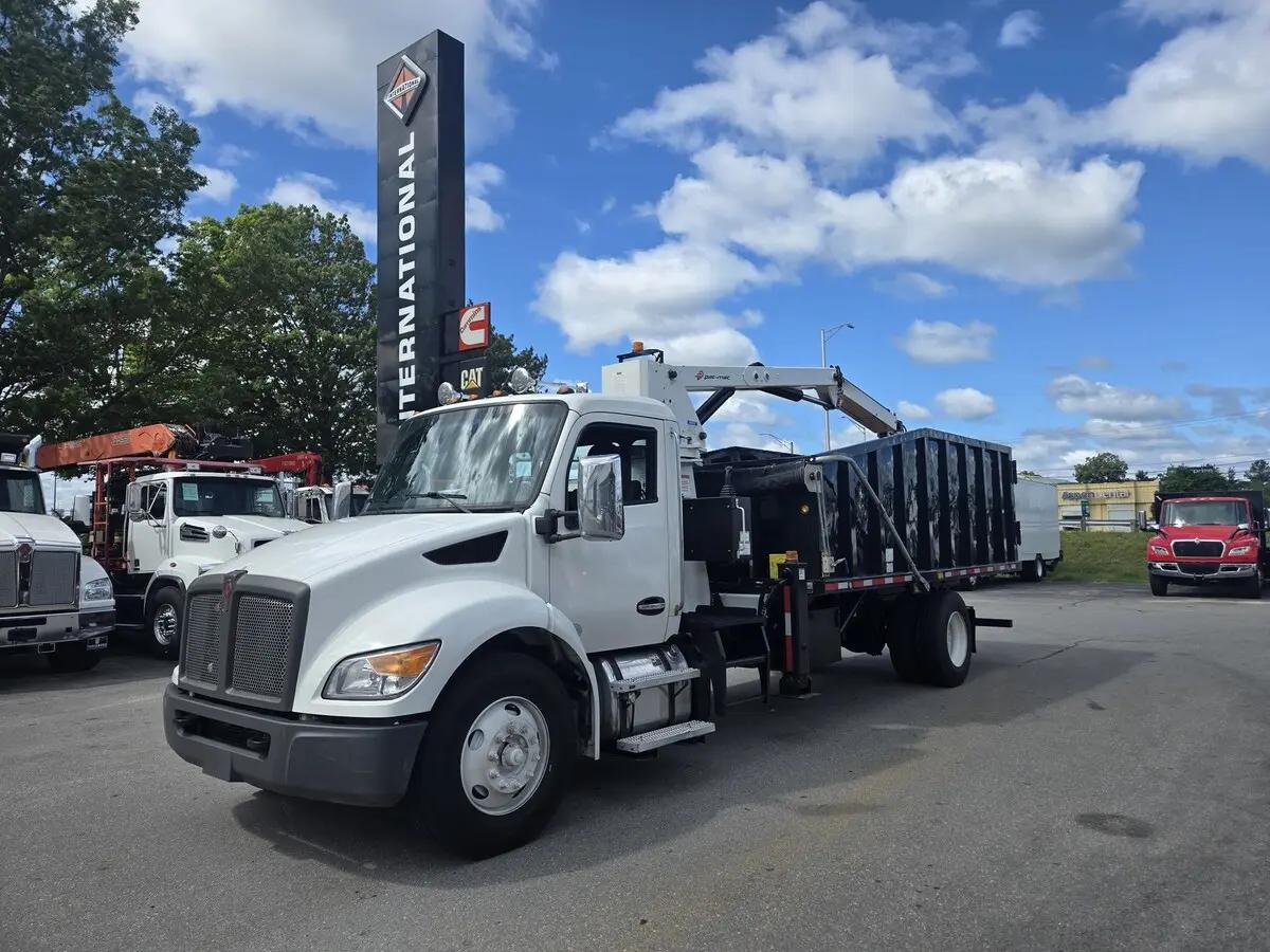 2024 Kenworth T380