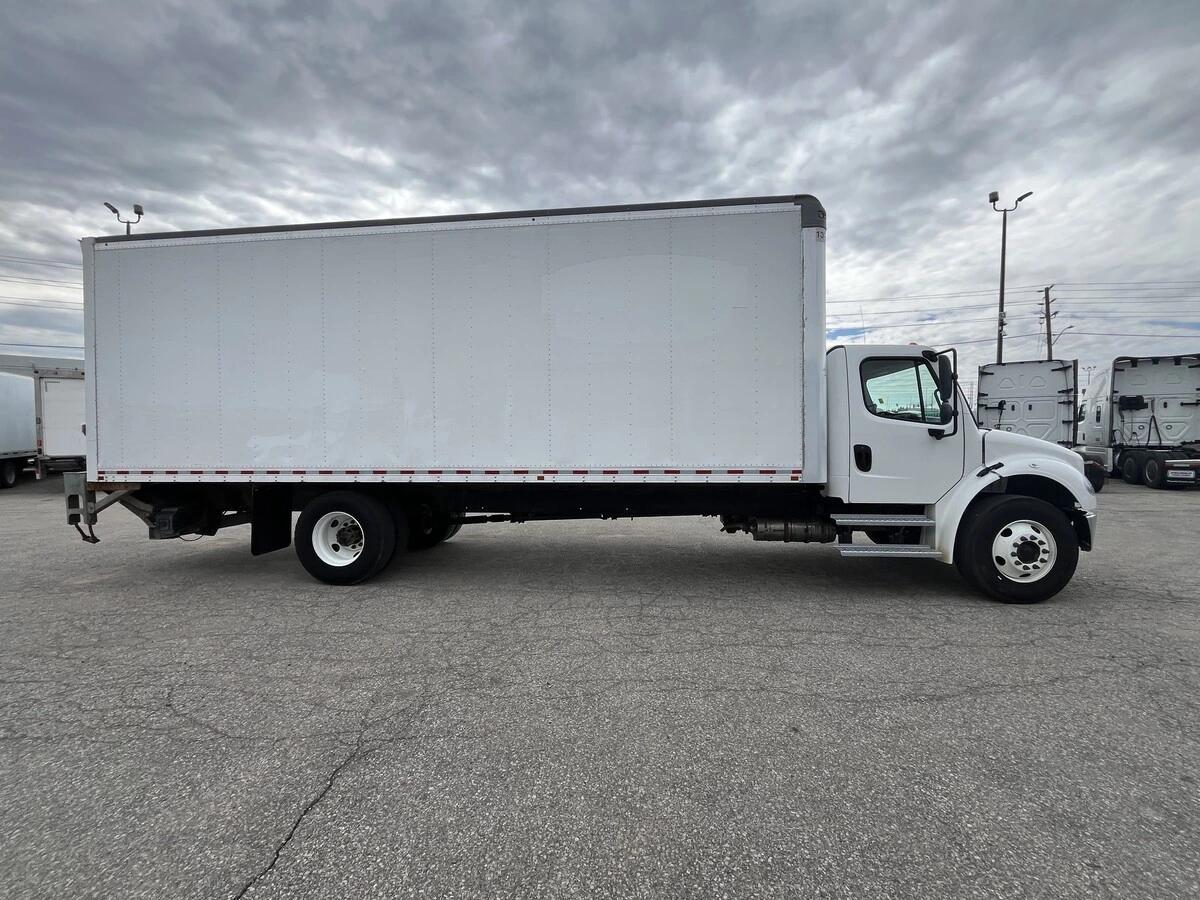 2022 Freightliner M2 106 — photo 5