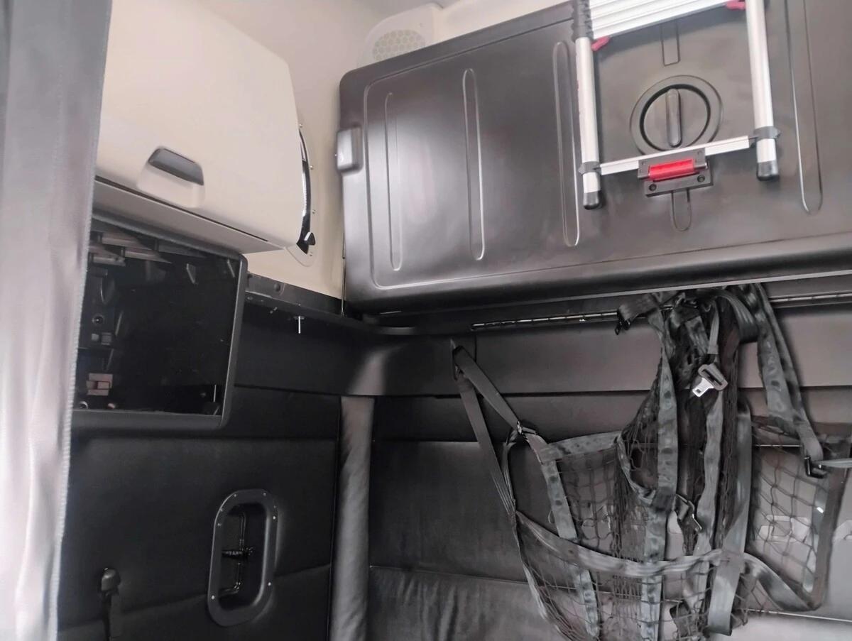 2025 Freightliner Cascadia — photo 20