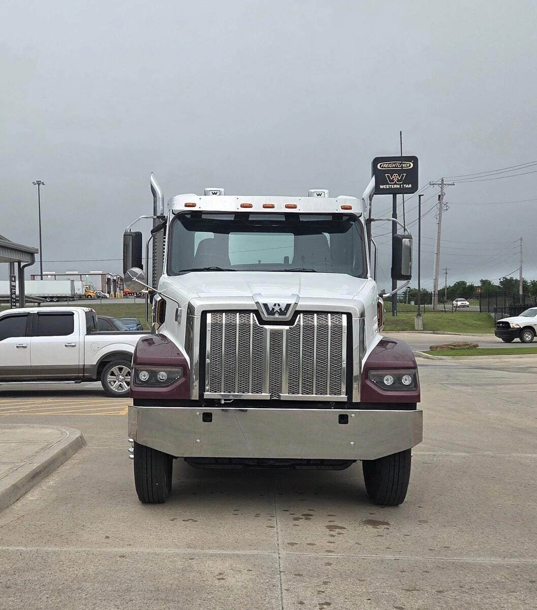 2022 Western Star 49X — photo 2