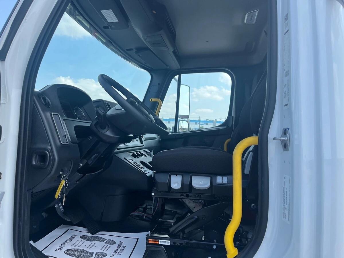 2026 Freightliner M2 106 in Fort Worth, TX — photo 10