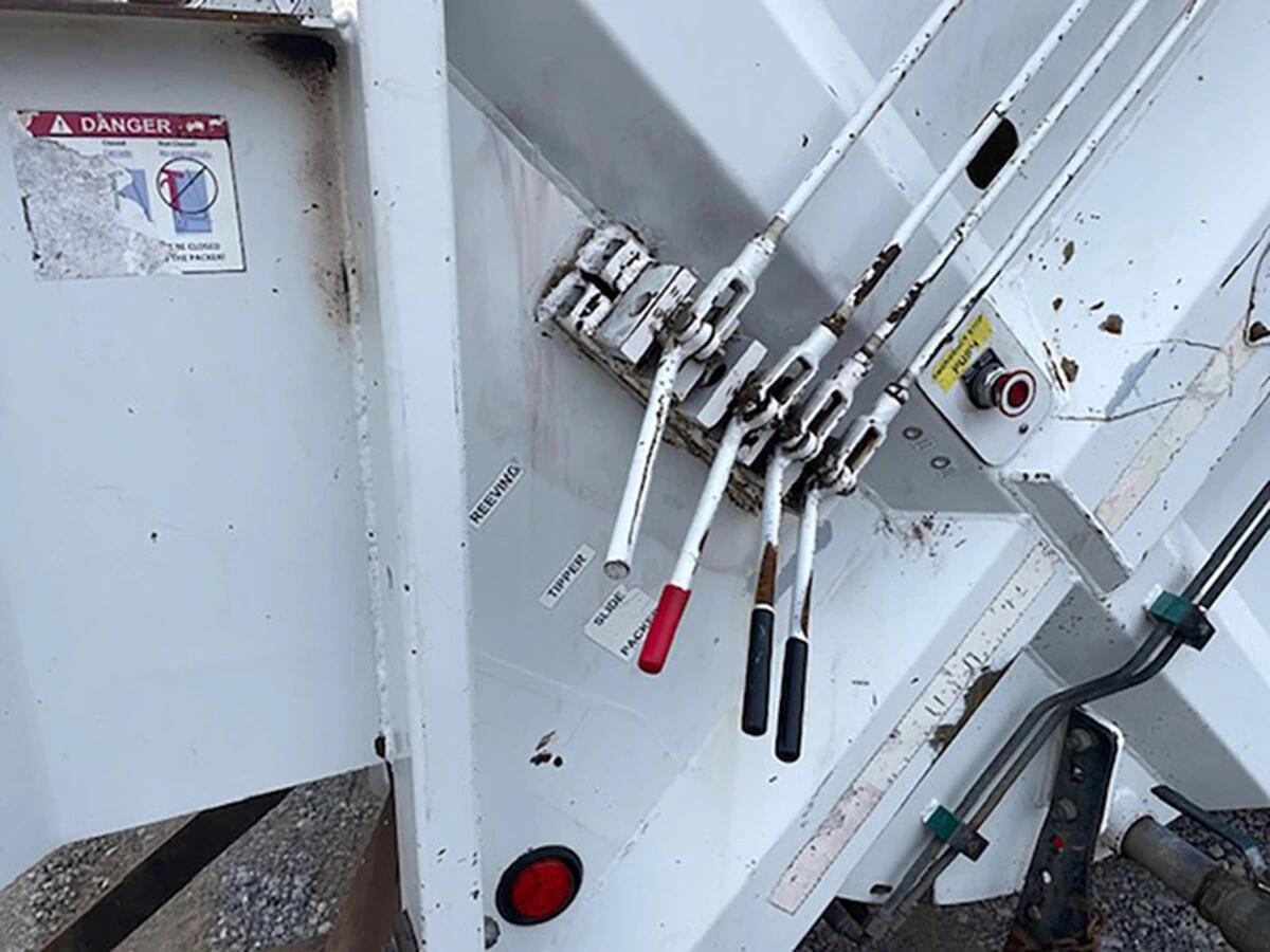 2020 Western Star 4700 in Warminster, PA — photo 14