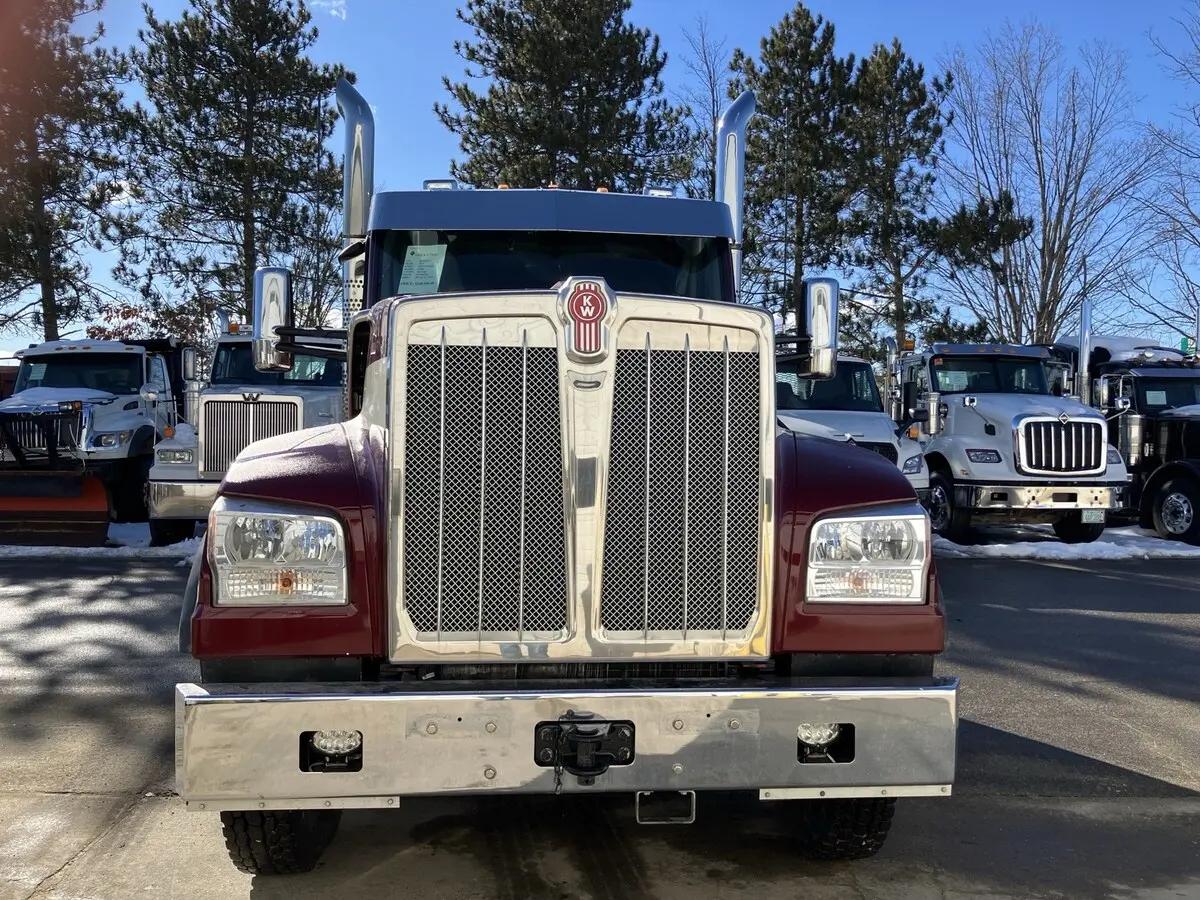 2024 Kenworth W900 in Saco, ME — photo 7