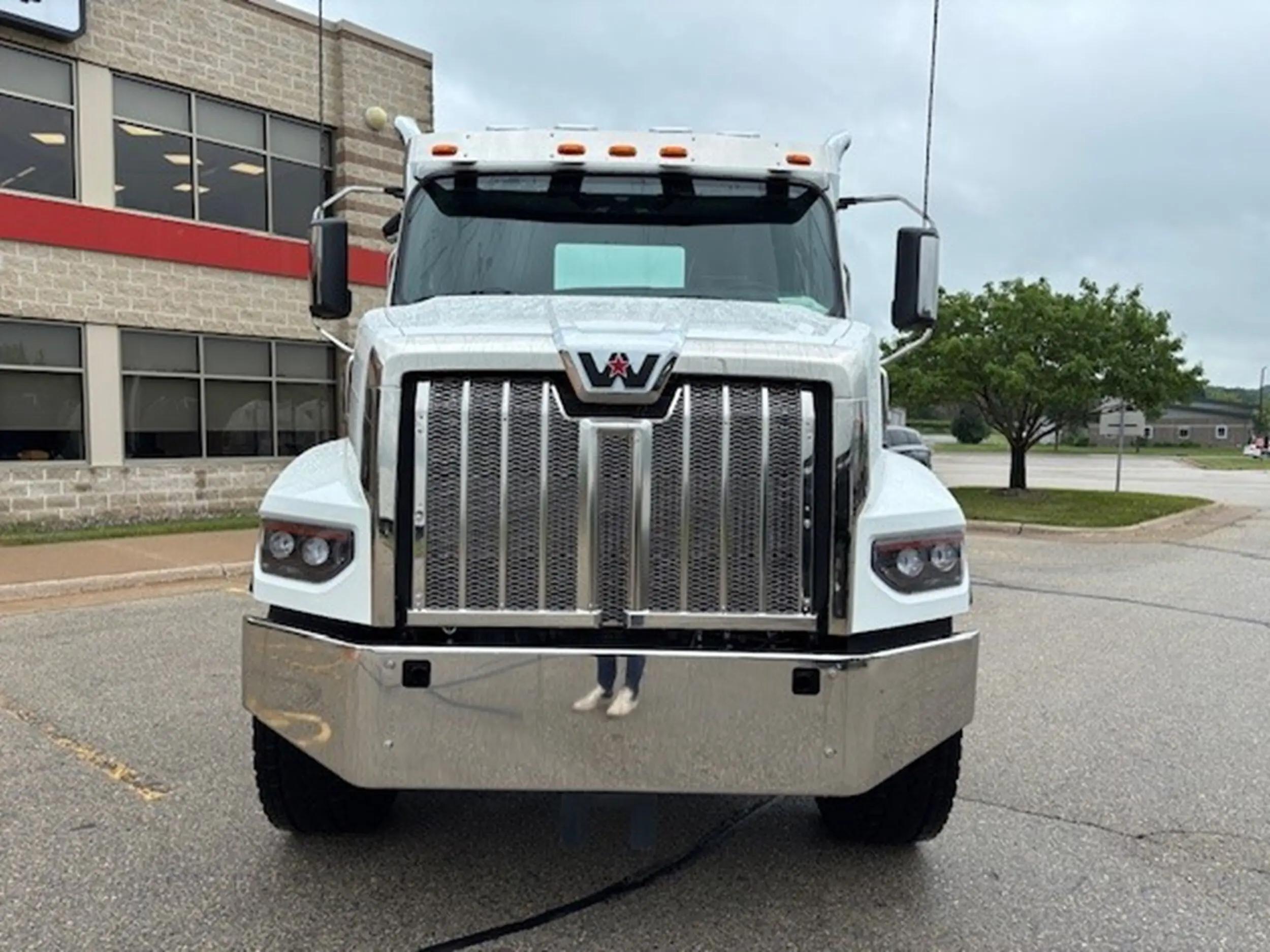 2026 Western Star 49X in La Crosse, WI — photo 2