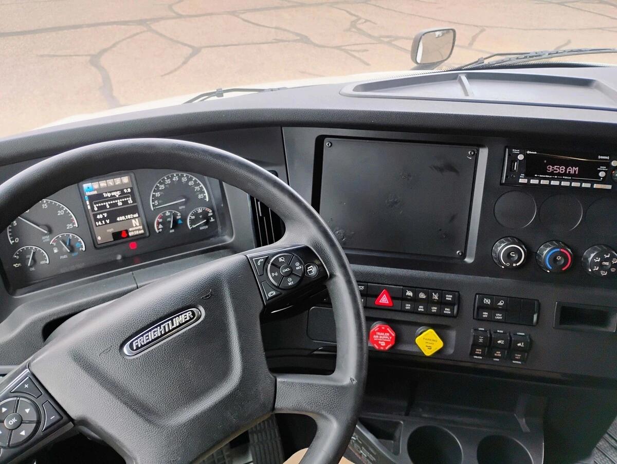 2024 Freightliner Cascadia in Chattanooga, TN — photo 18