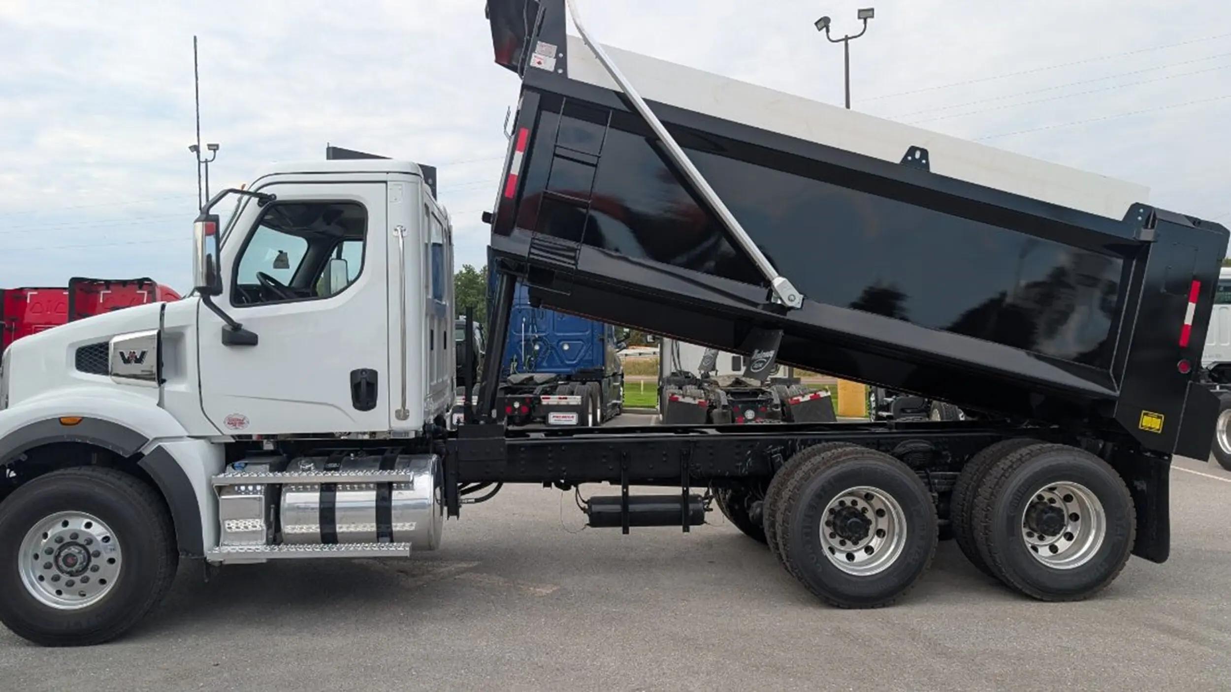 2026 Western Star 47X in Columbia, MO — photo 2
