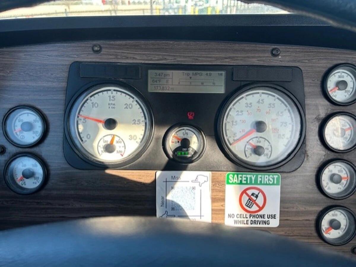 2021 Freightliner 122SD in Fort Worth, TX — photo 11