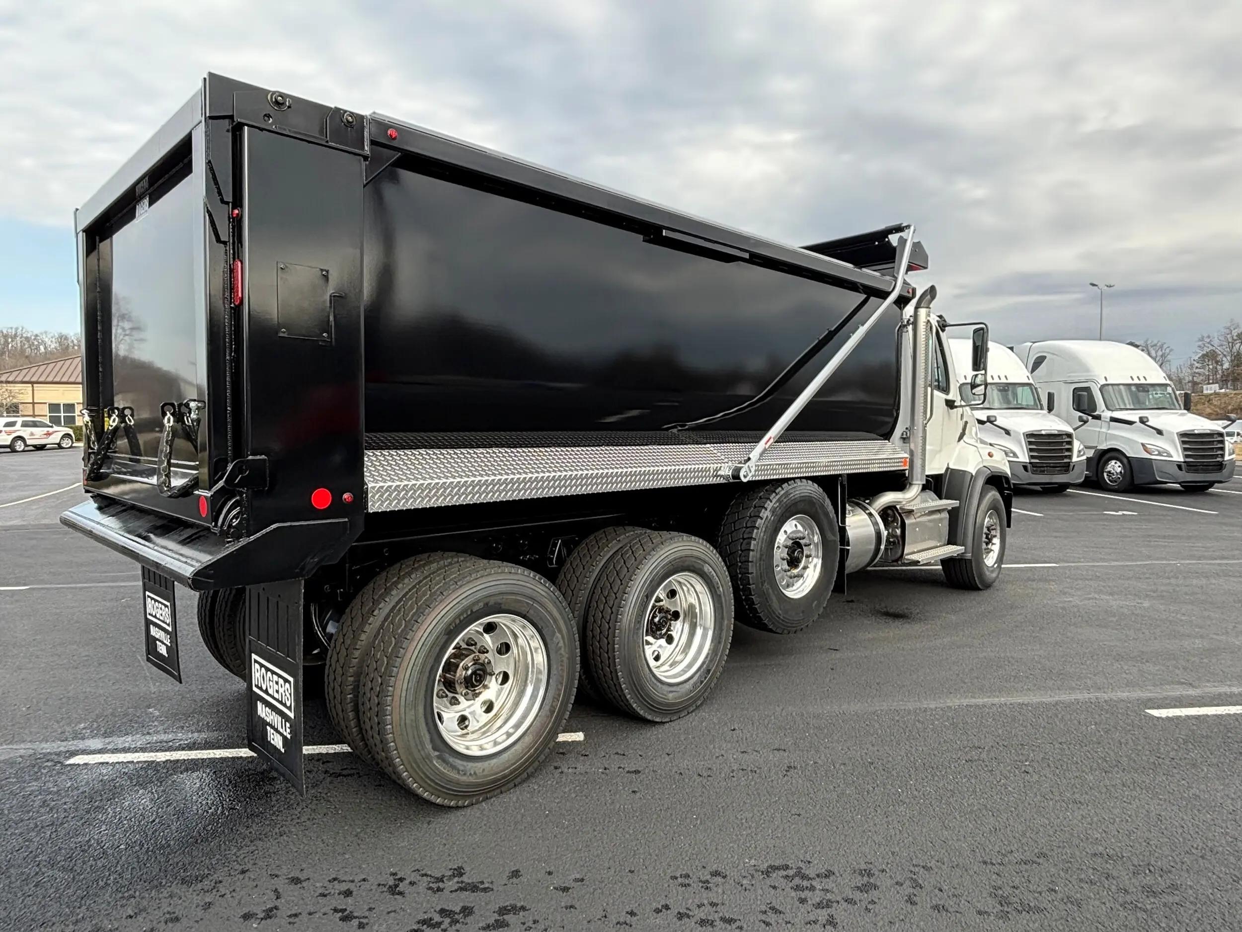 2025 Freightliner 114SD in Knoxville, TN — photo 7