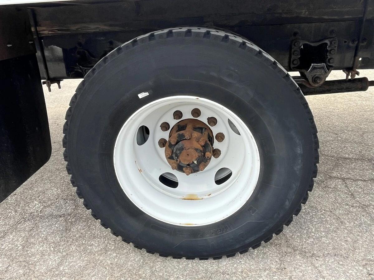 2019 Freightliner M2 106 — photo 8