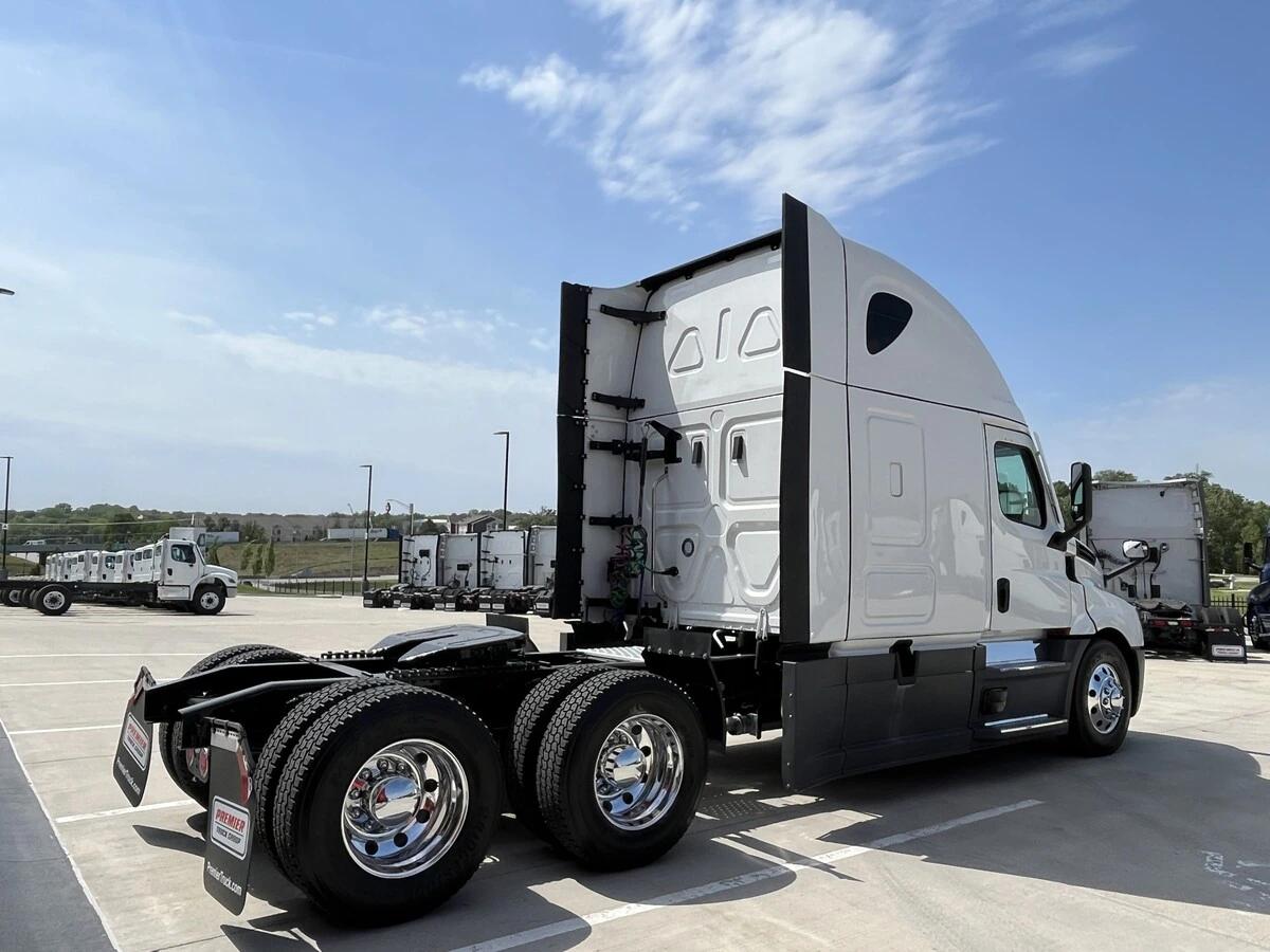 2024 Freightliner Cascadia in Chattanooga, TN — photo 35