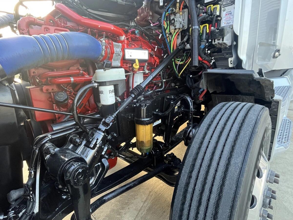 2023 Peterbilt 579 in Kansas City, MO — photo 13