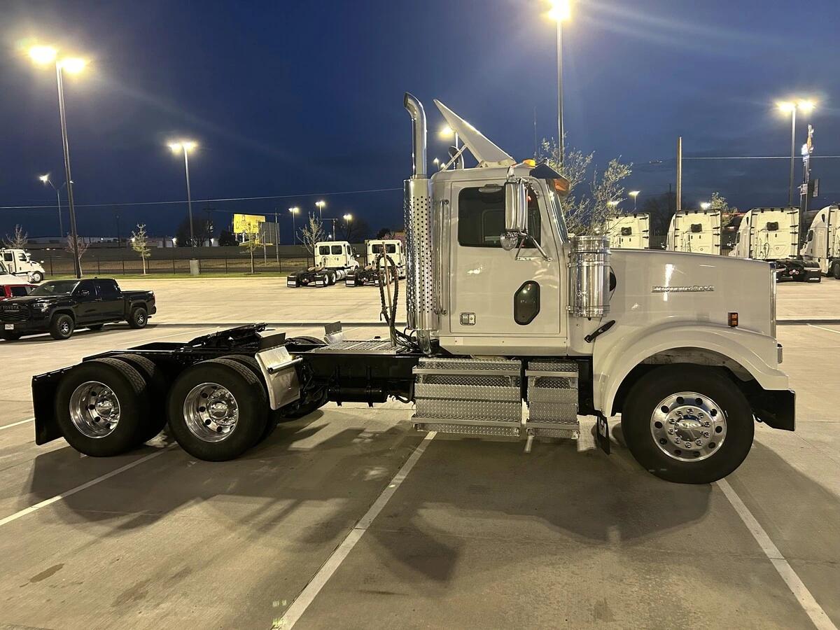 2022 Western Star 4900 — photo 4