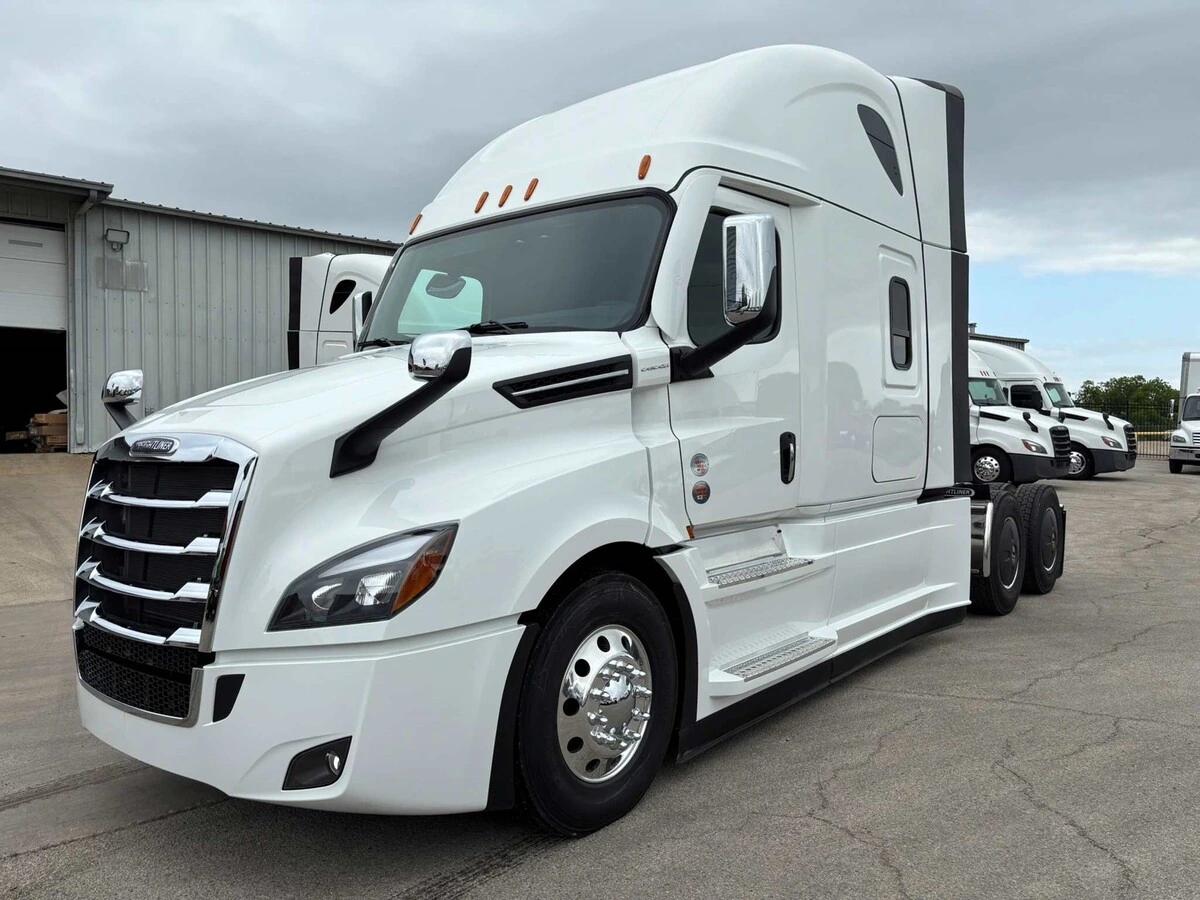 2027 Freightliner Cascadia