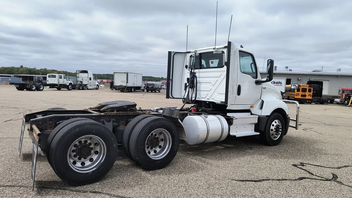 2018 International LT in Chippewa Falls, WI — photo 4