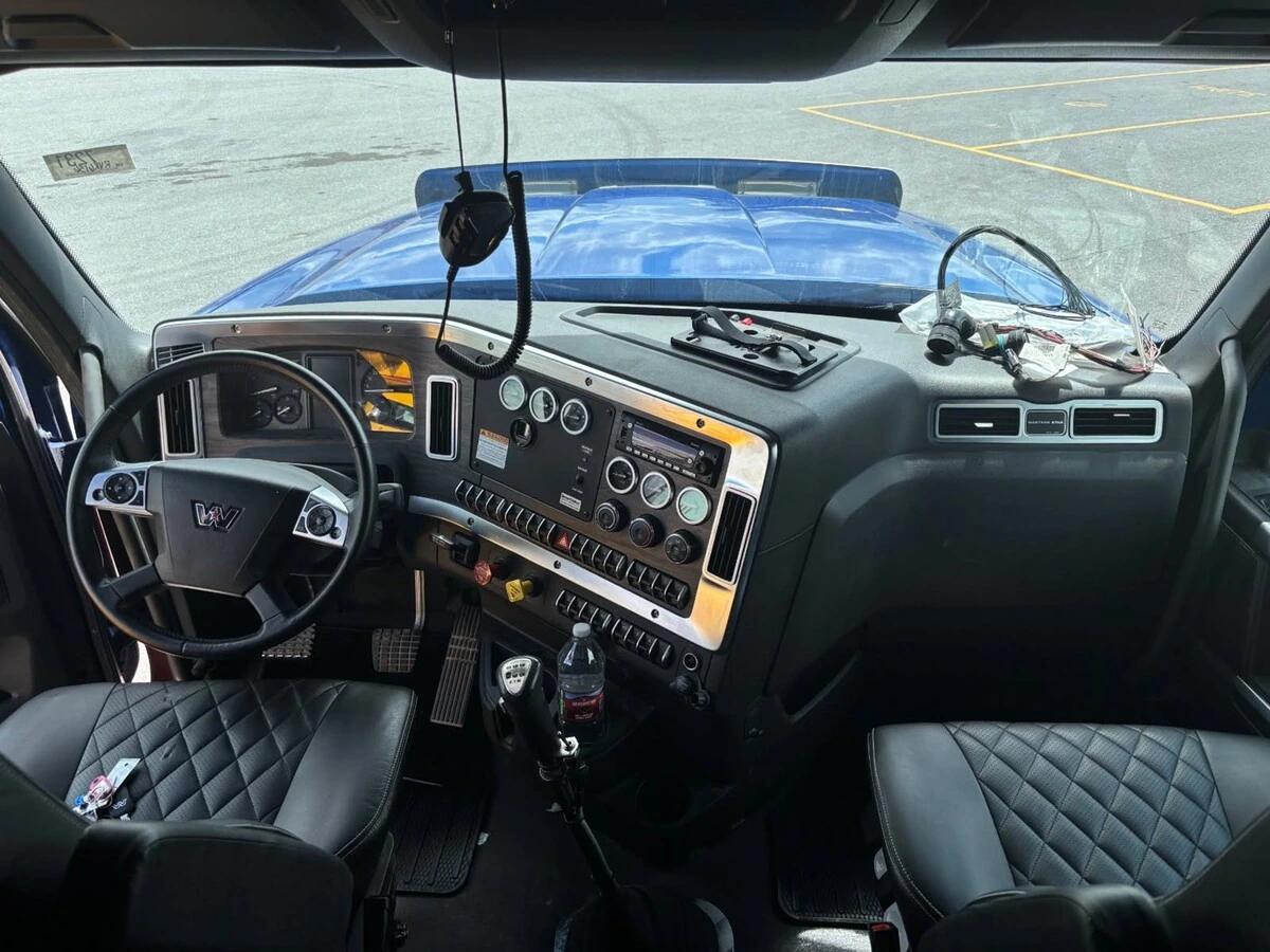 2025 Western Star 49X — photo 2