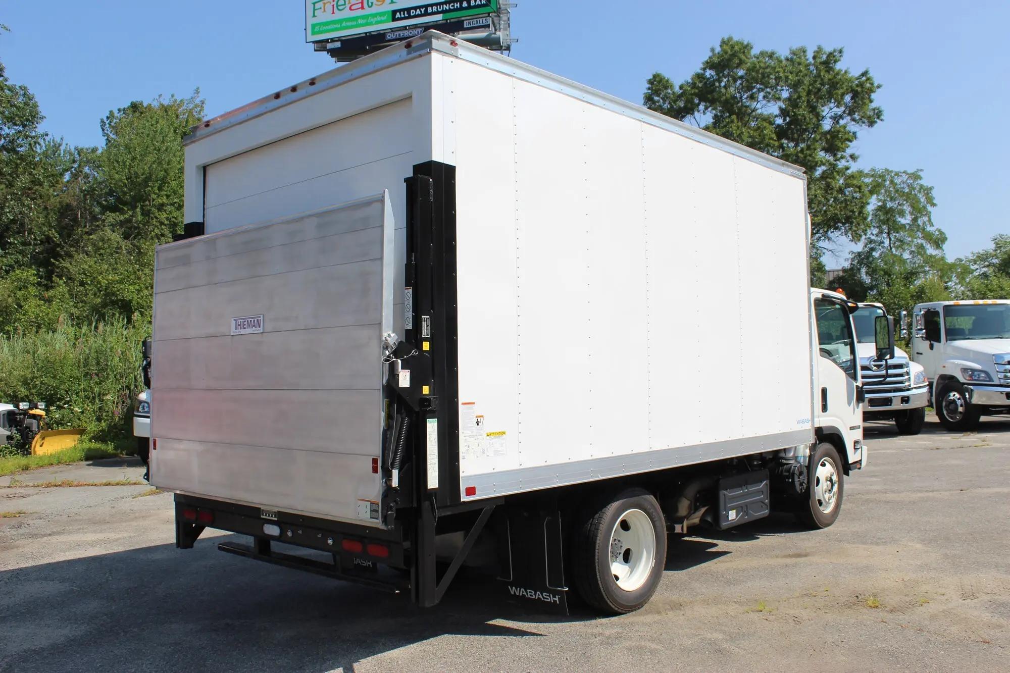 2024 Isuzu NRR in Wilmington, MA — photo 5