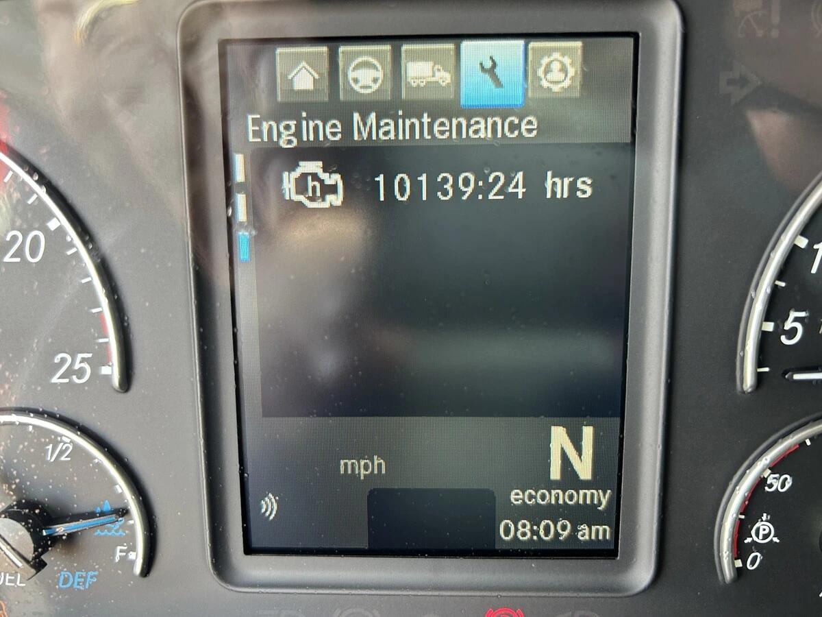 2023 Freightliner Cascadia — photo 22