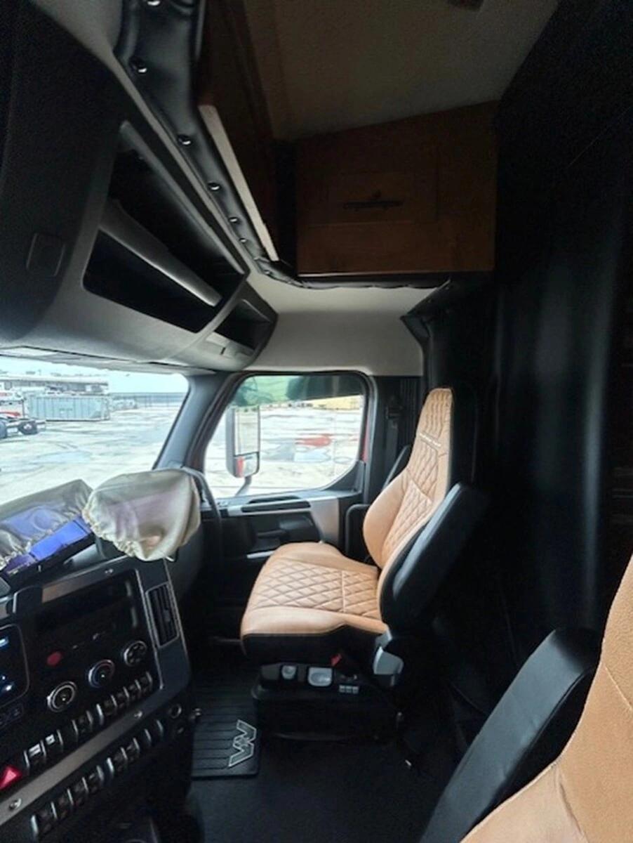 2025 Western Star 49X — photo 23