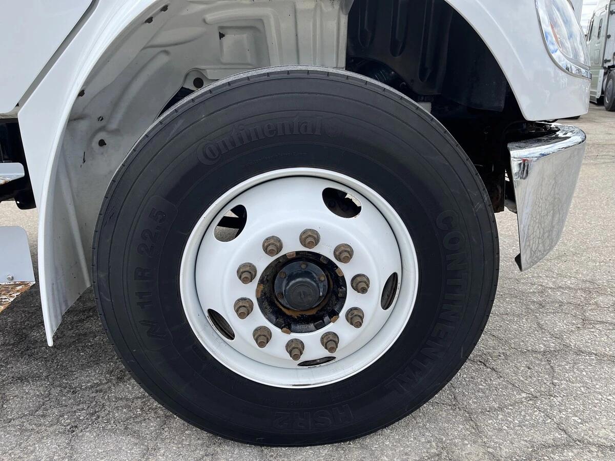 2019 Freightliner M2 106 — photo 4