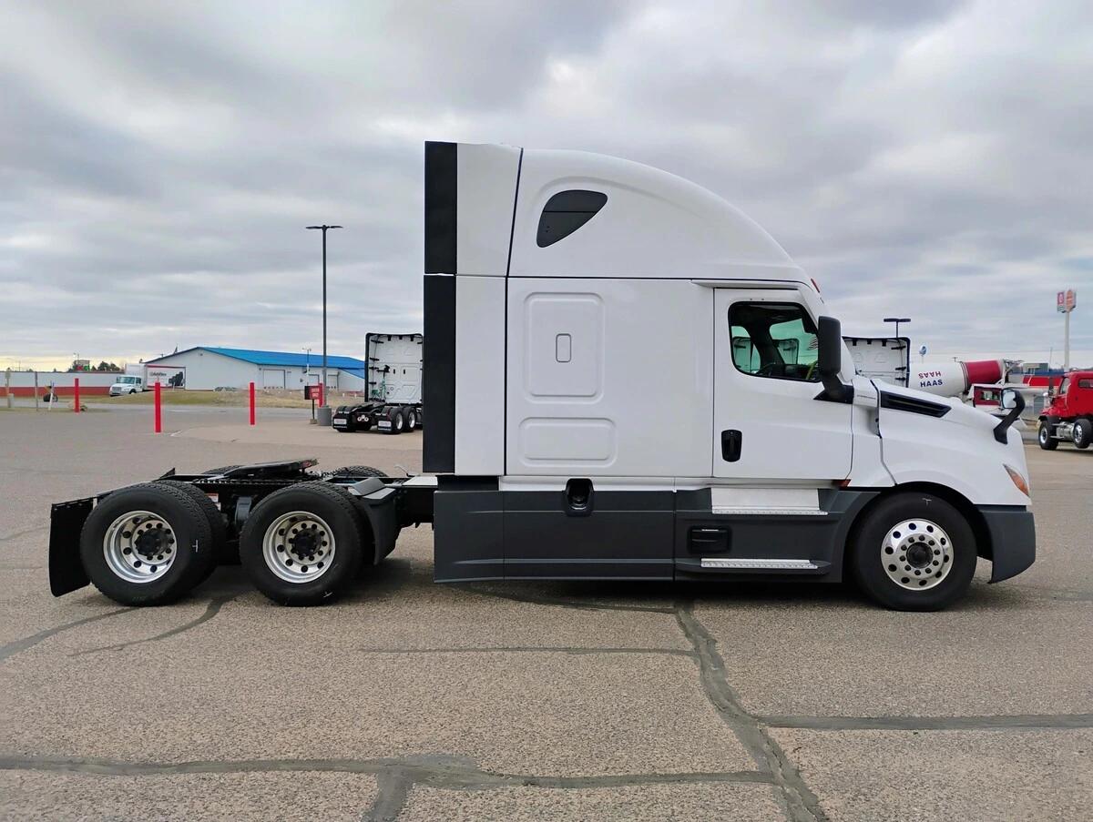 2024 Freightliner Cascadia in Chattanooga, TN — photo 4