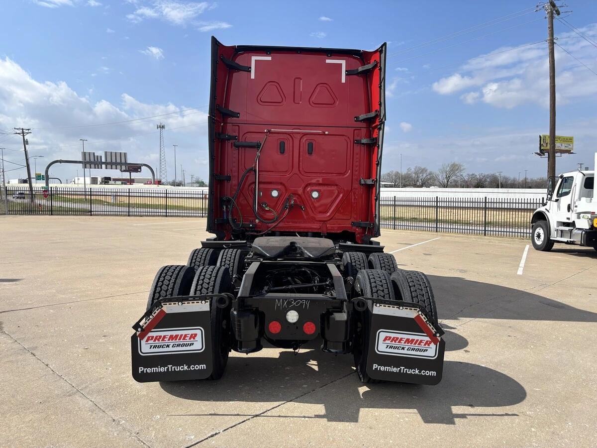 2022 Freightliner Cascadia in Tulsa, OK — photo 4