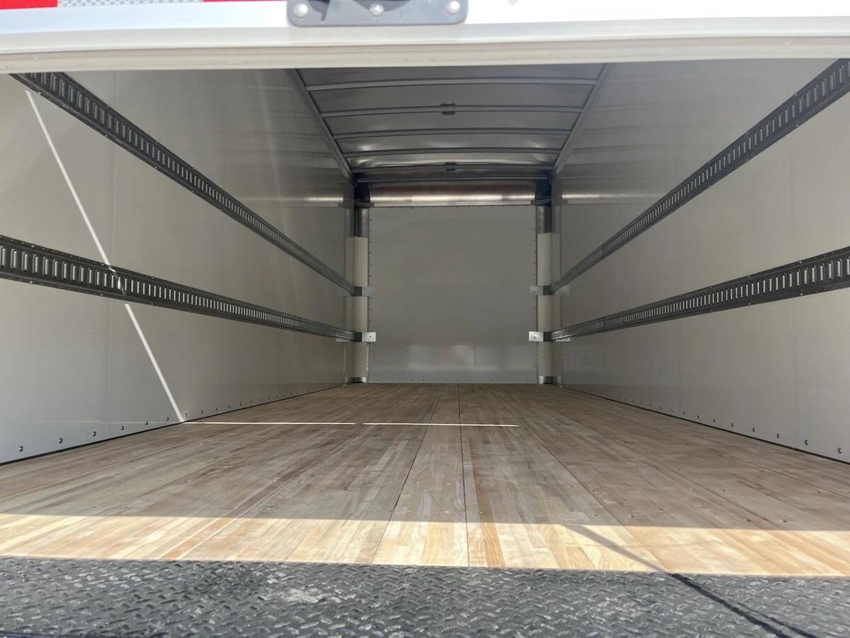 2027 Freightliner M2 106 — photo 7