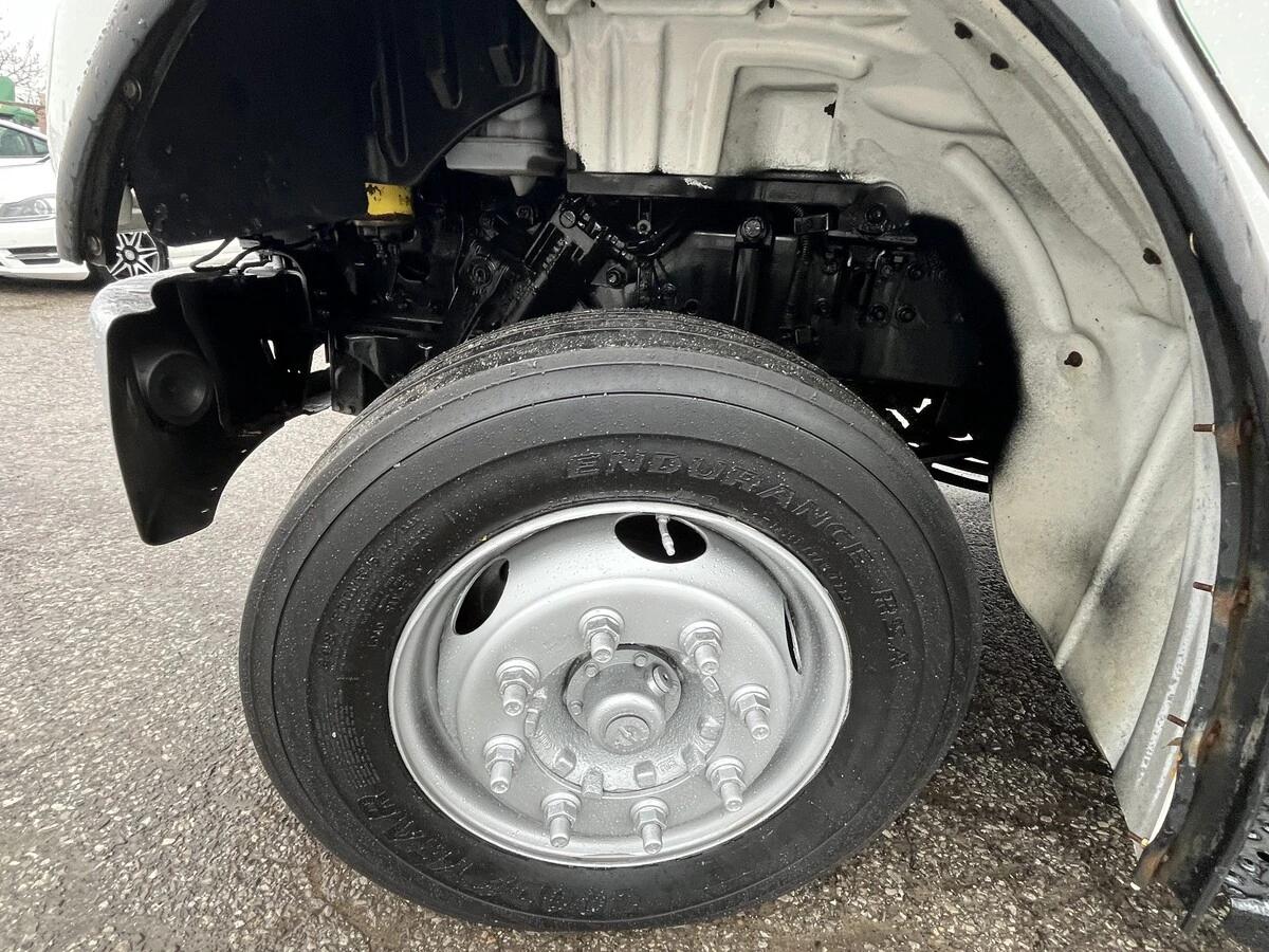 2017 Freightliner M2 106 — photo 18