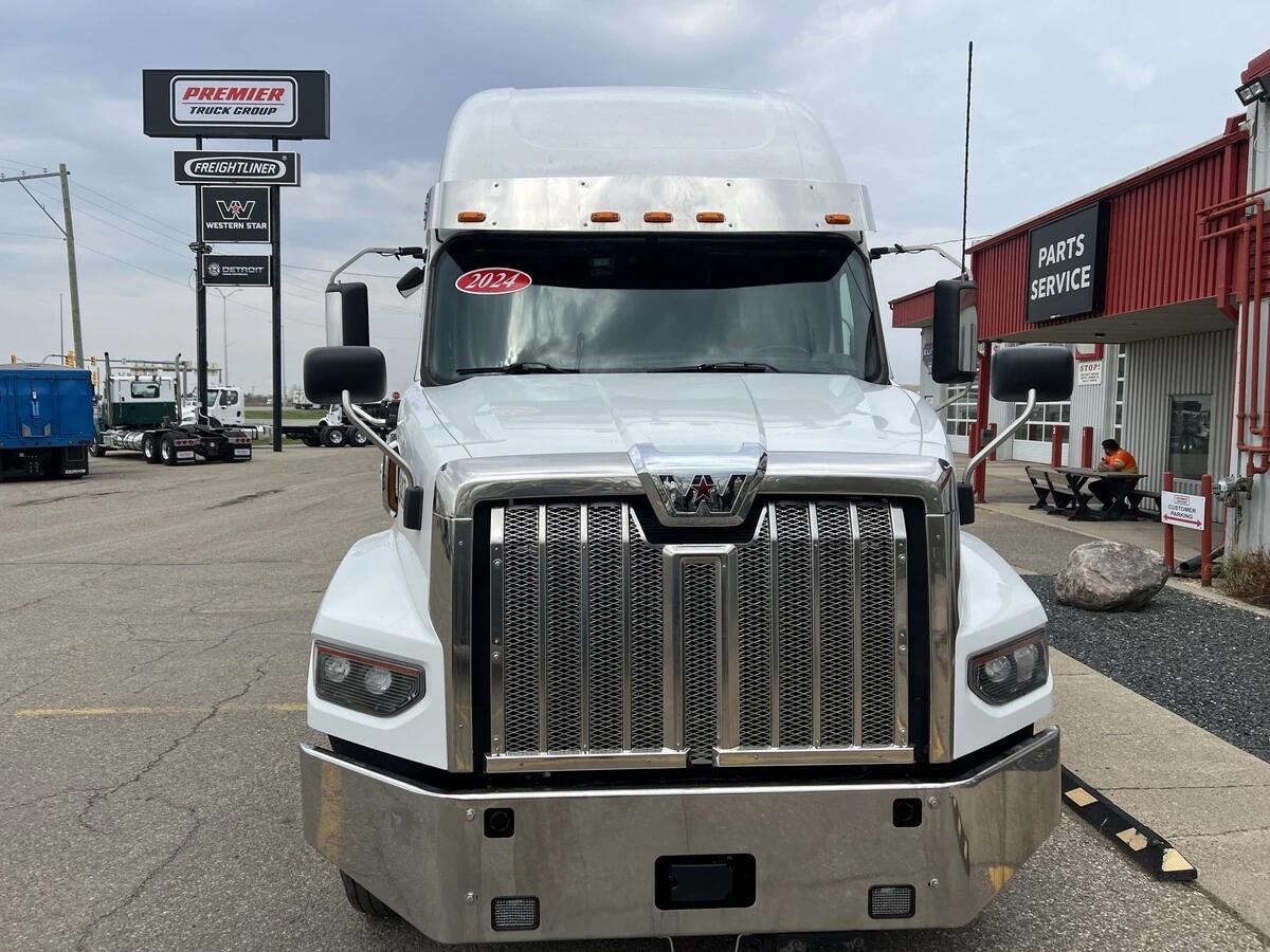 2024 Western Star 49X — photo 2