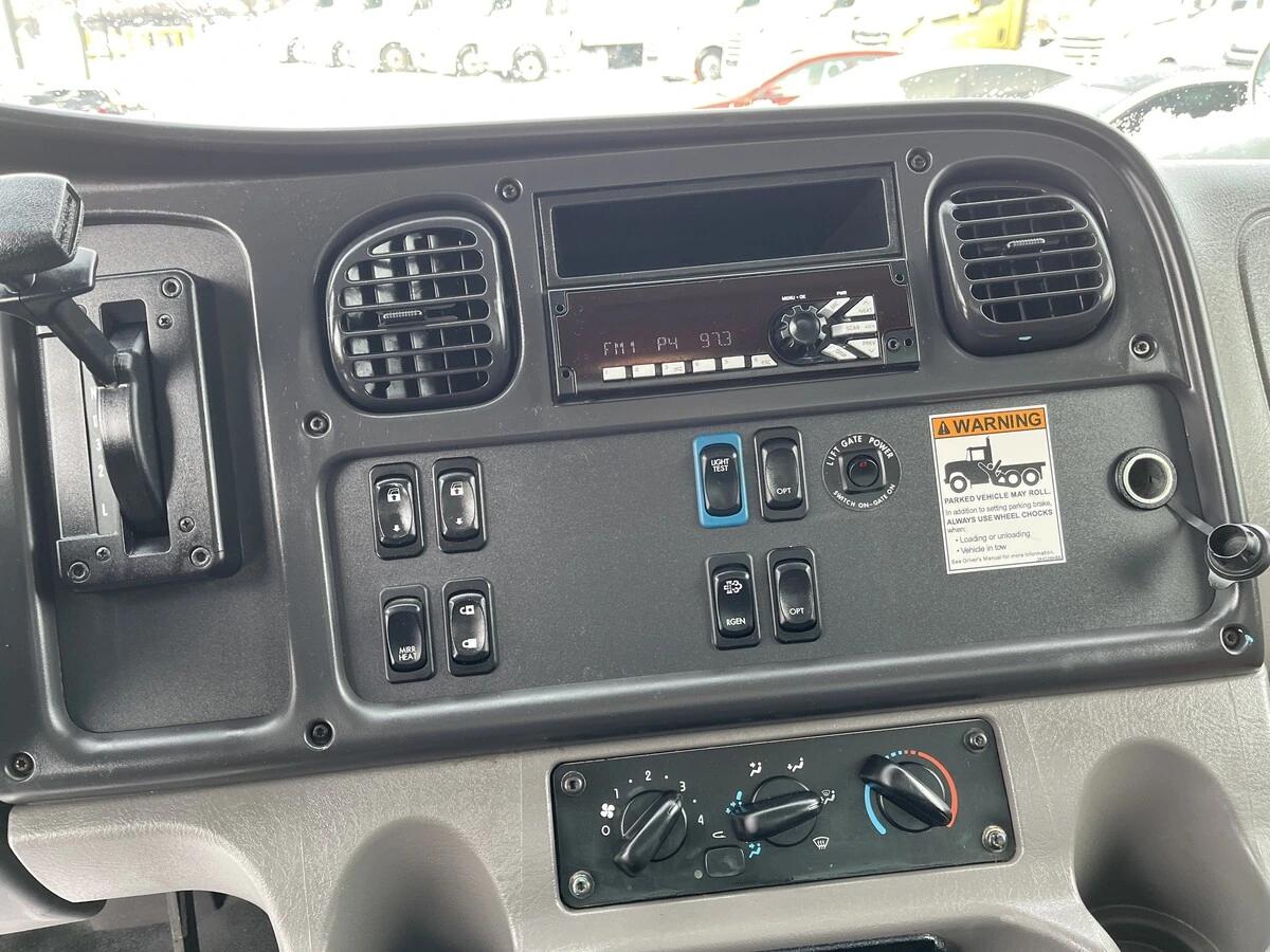 2019 Freightliner M2 106 in London, ON — photo 29
