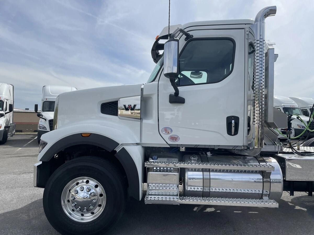 2027 Western Star 49X — photo 26