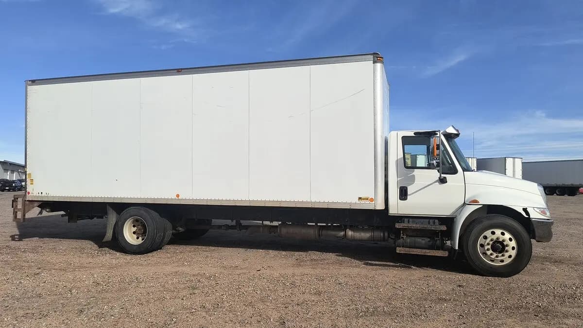 2016 International 4300 in Marshfield, WI — photo 2