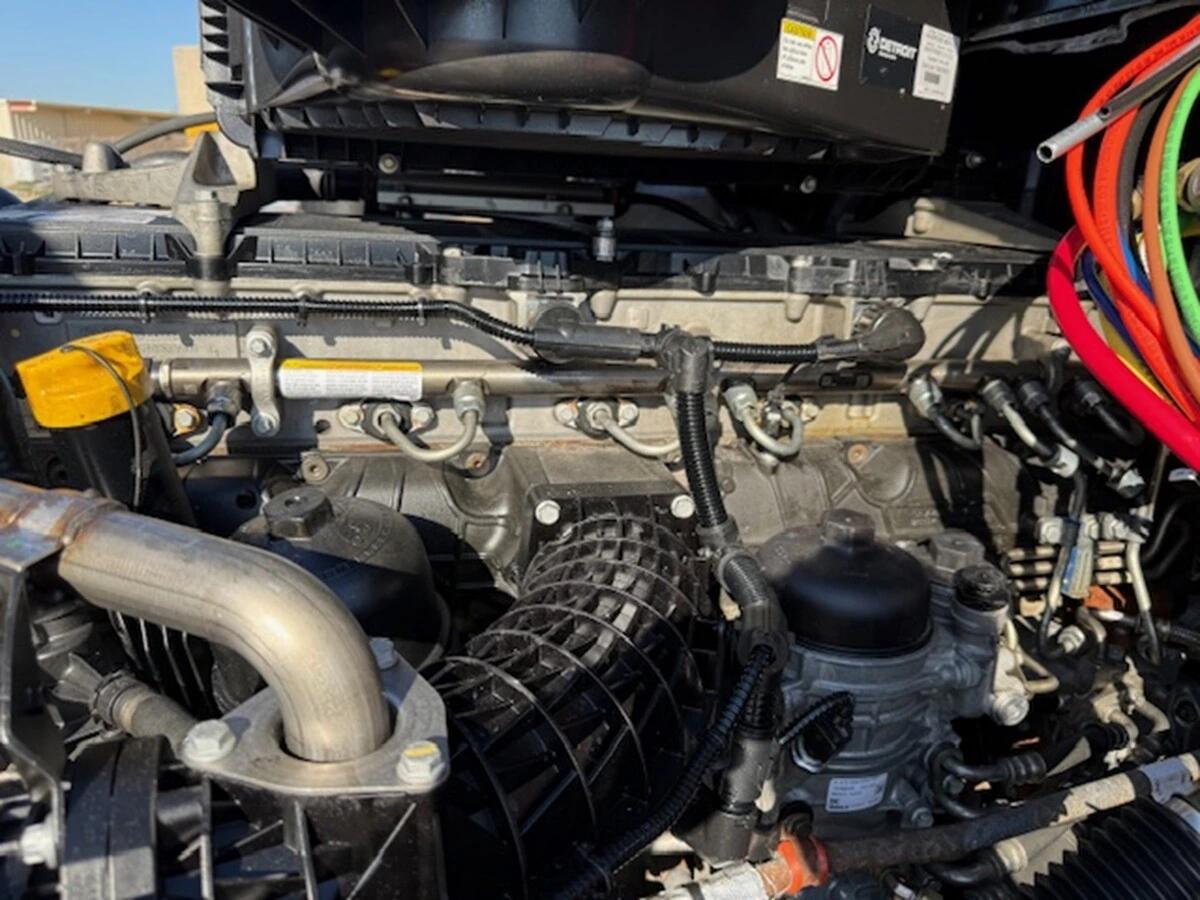 2022 Freightliner Cascadia — photo 16