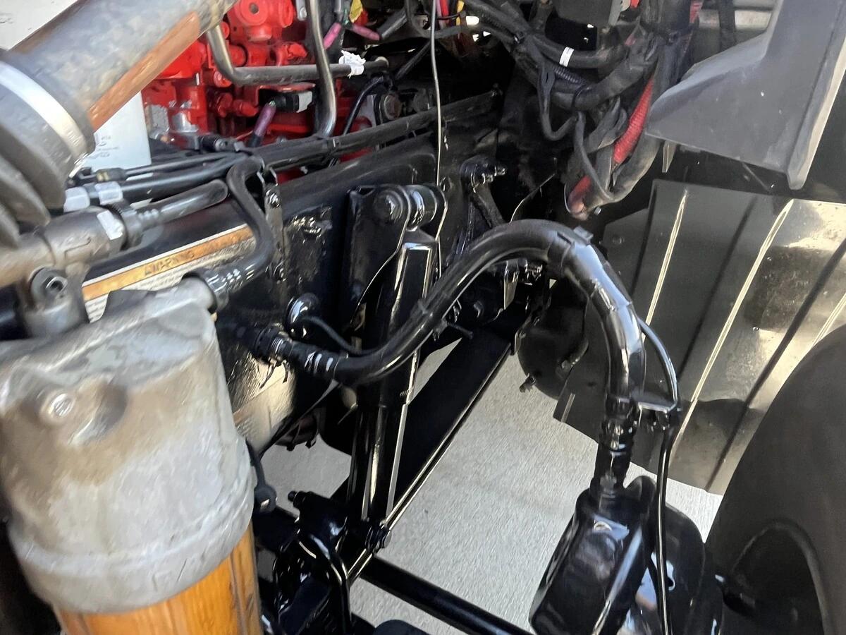 2023 Peterbilt 579 in Kansas City, MO — photo 13