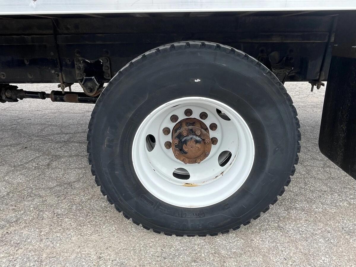 2019 Freightliner M2 106 — photo 18