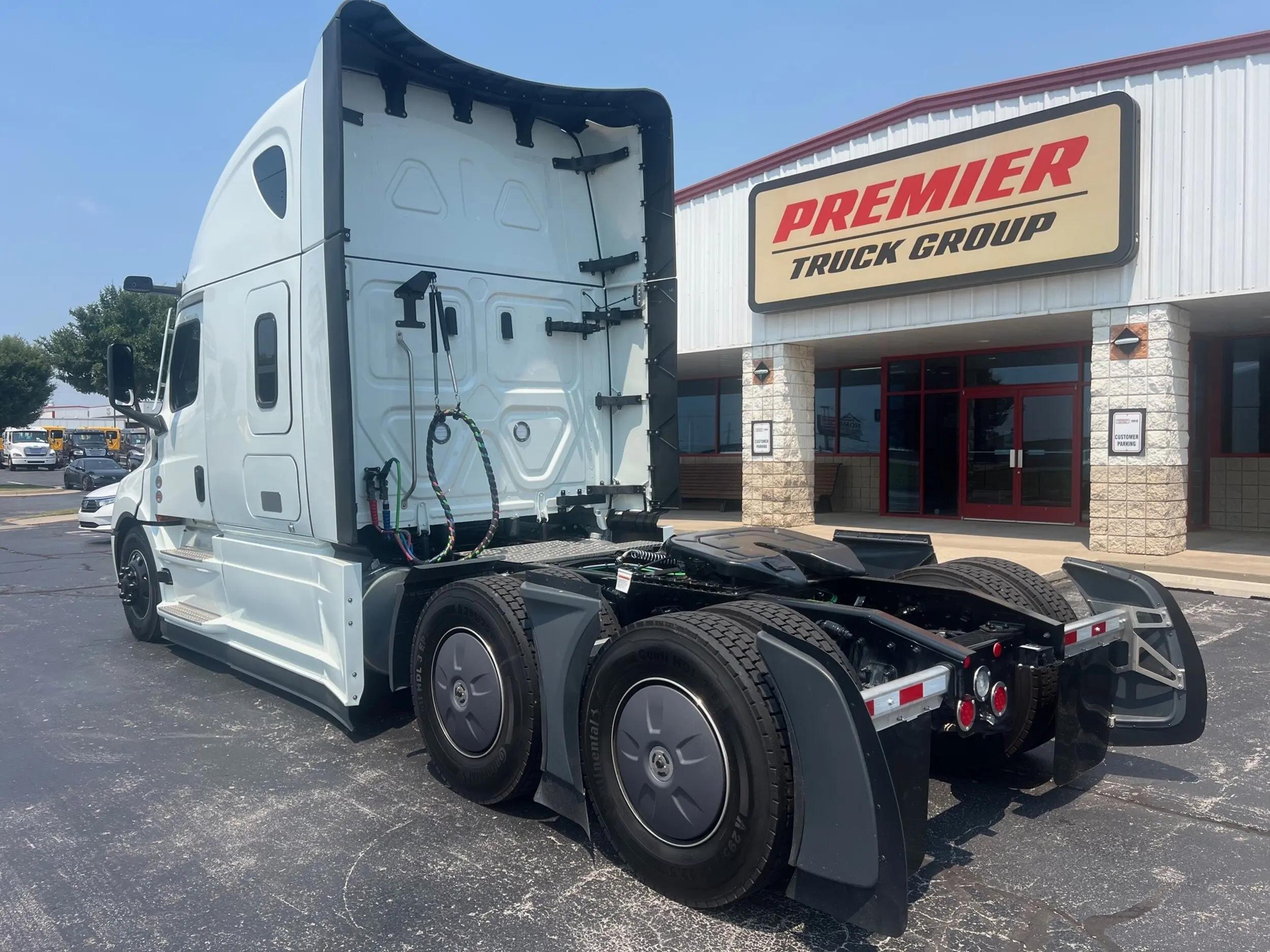 2026 Freightliner Cascadia in Oklahoma City, OK — photo 3