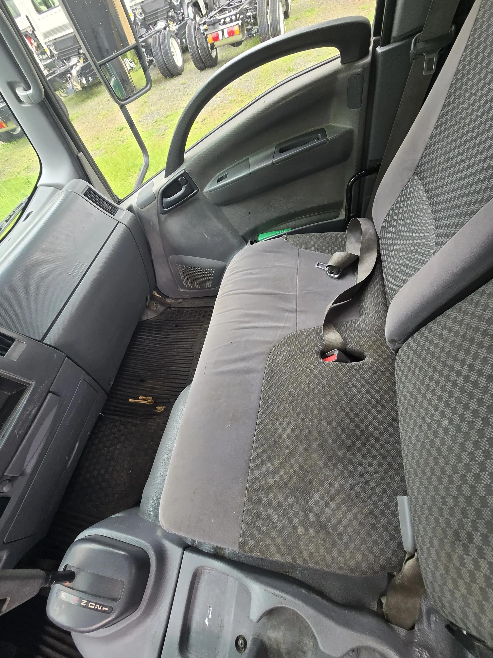 2013 Isuzu NQR in Danbury, CT — photo 11