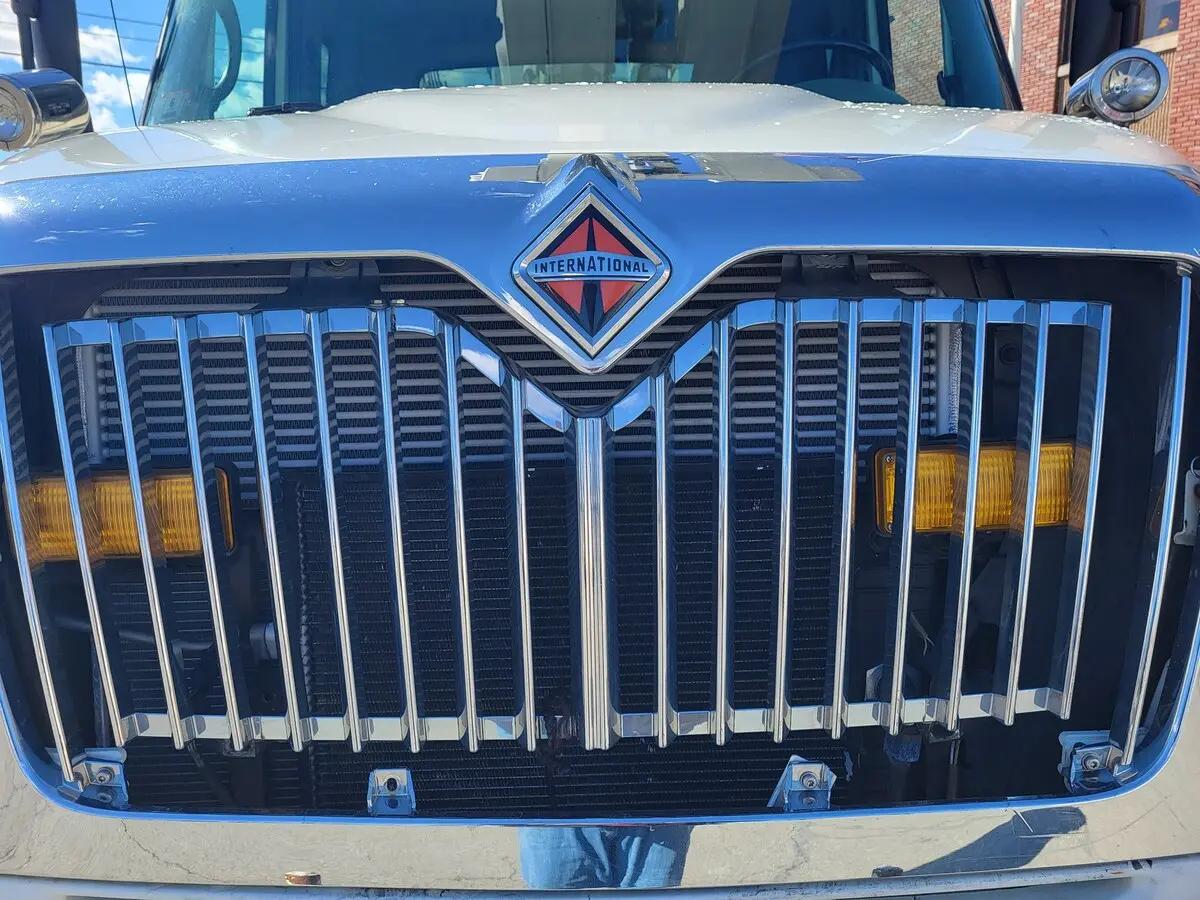 2010 International 4300 in Foxboro, MA — photo 3