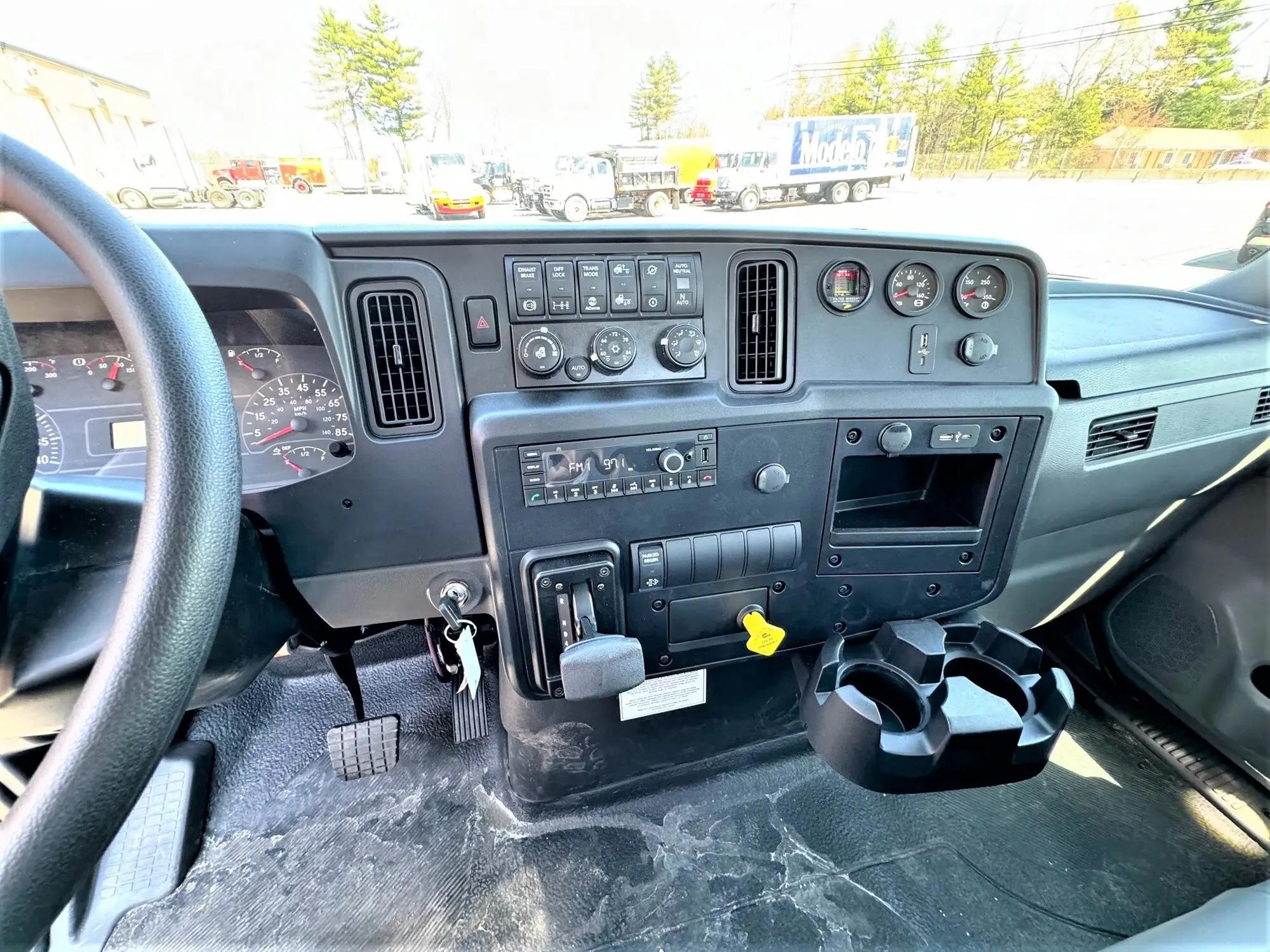 2025 International MV in Foxboro, MA — photo 9