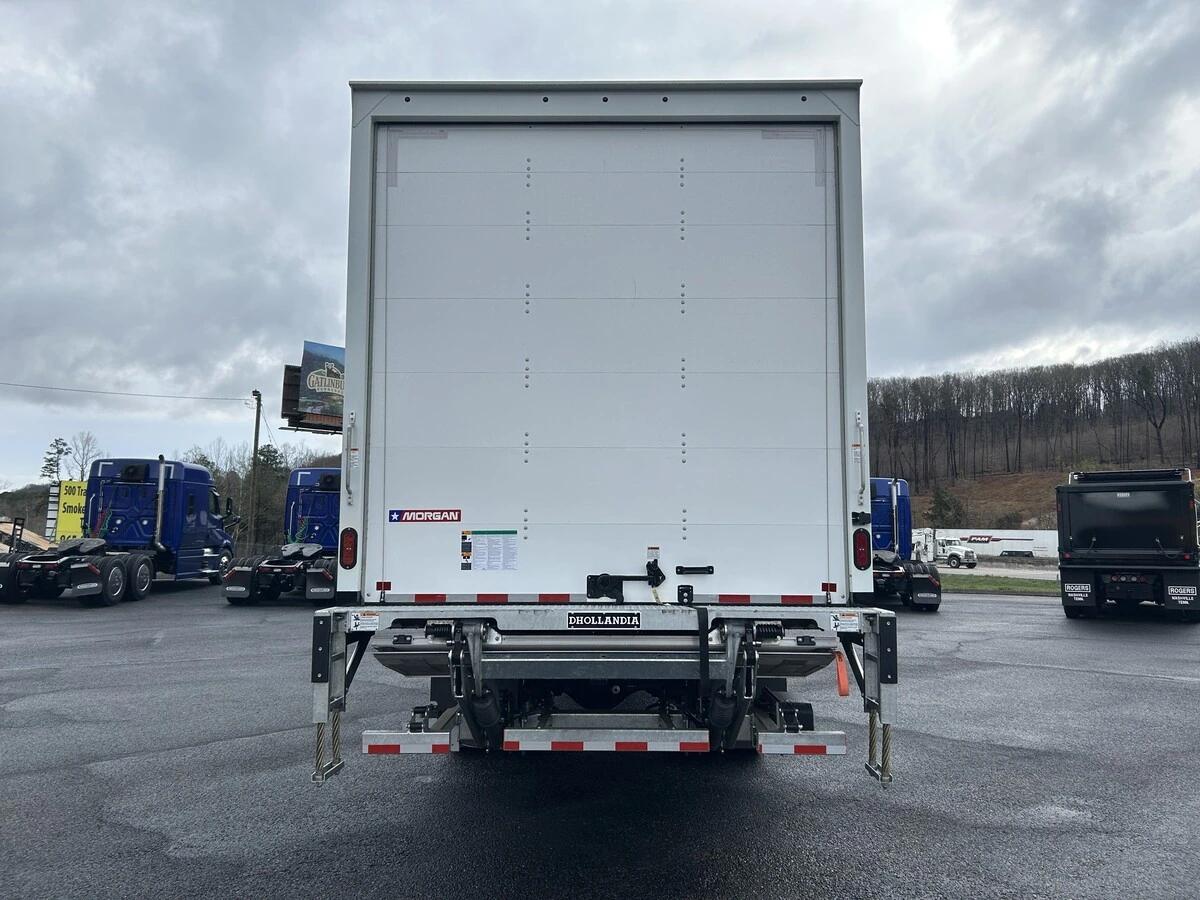 2026 Freightliner M2 106 — photo 4