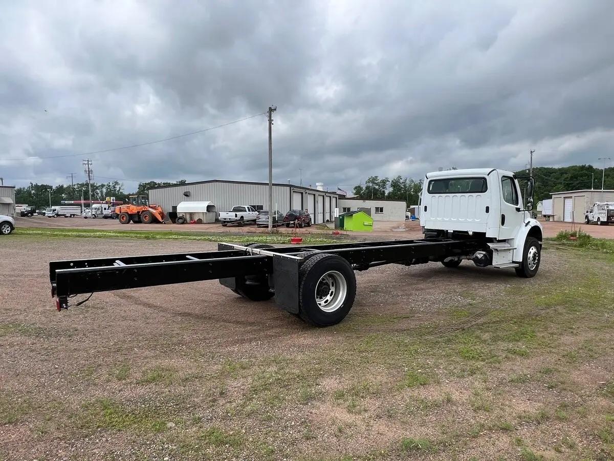 2019 Freightliner M2 106 in Cameron, WI — photo 12