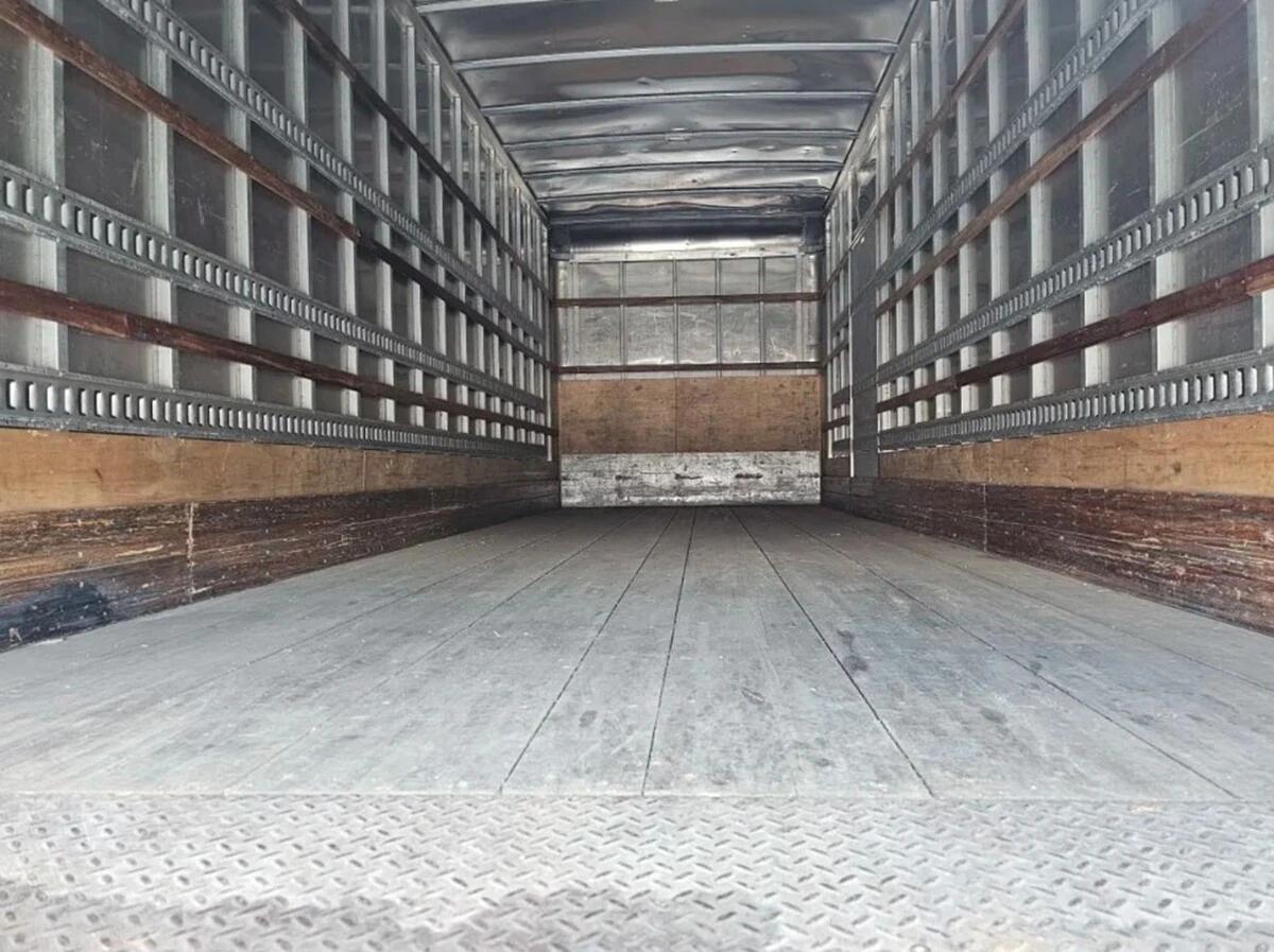 2019 Freightliner M2 106 — photo 8