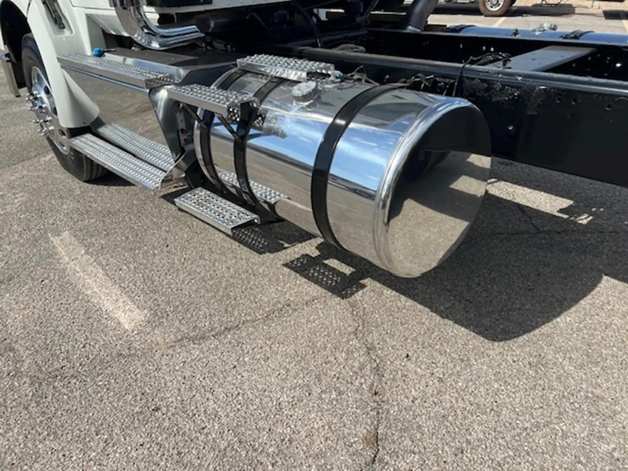 2020 International HX in Barrington, NH — photo 6