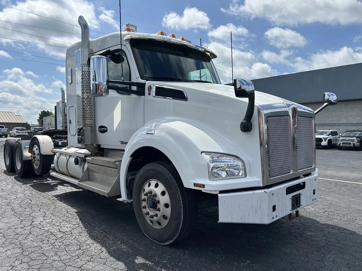 2022 Kenworth T880 — photo 2