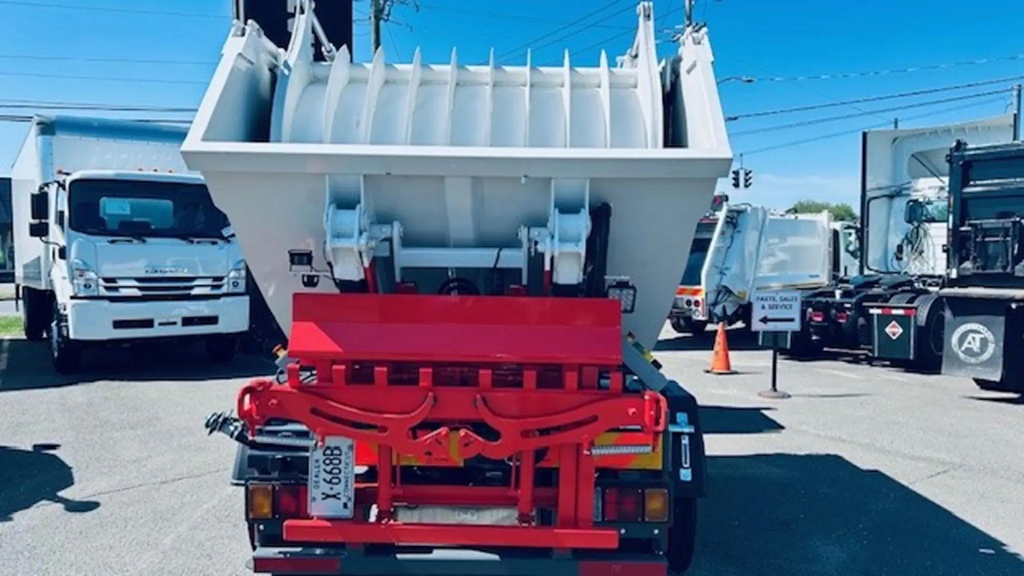2025 Isuzu NRR in Hartford, CT — photo 4
