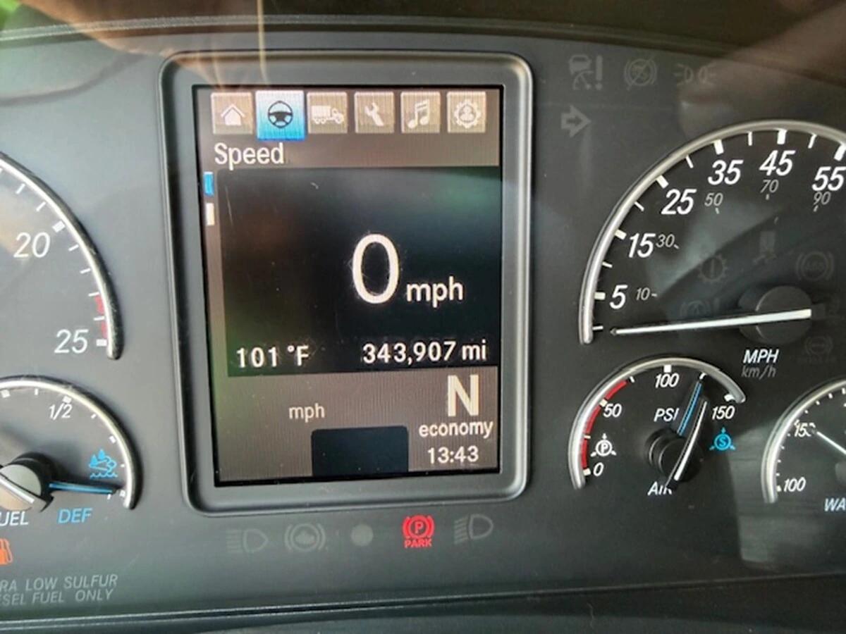 2025 Freightliner Cascadia — photo 19