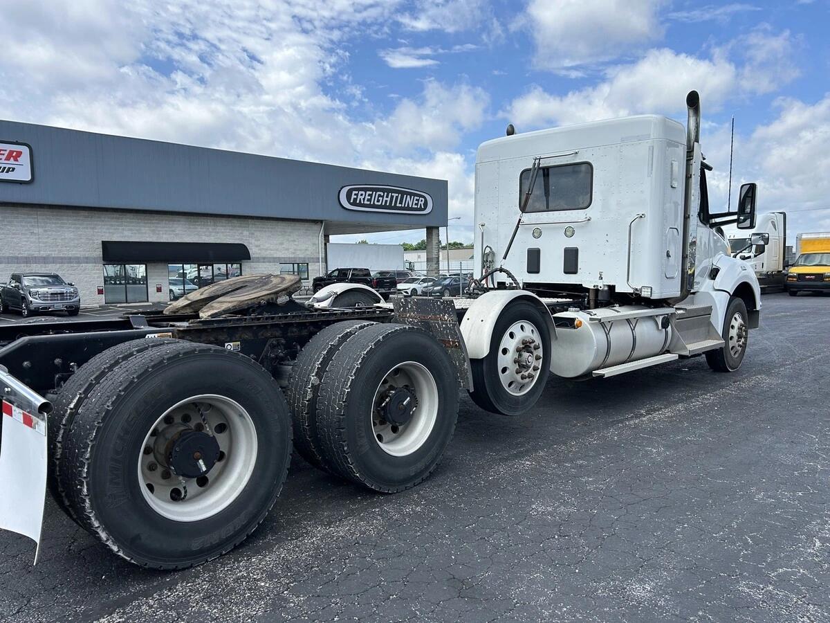 2022 Kenworth T880 — photo 3