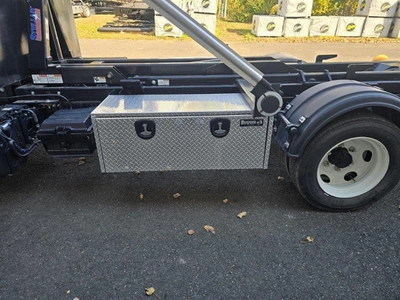 2024 Isuzu NRR in Danbury, CT — photo 14