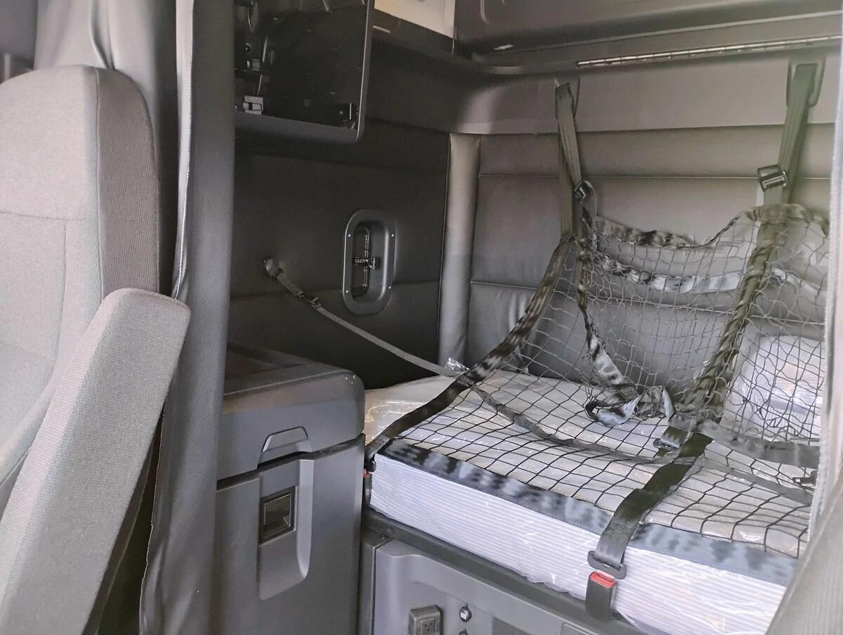 2026 Freightliner Cascadia in Eau Claire, WI — photo 21